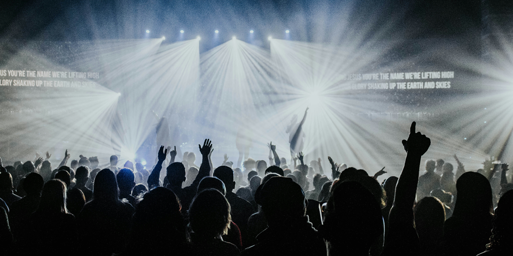 How Church Audio Visual Lighting and Acoustics Shape Attendees’ Experiences